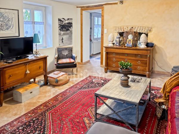 LE MANS Quartier Croix de Pierre / Les Maillets Maison de type longère 2 chambres et un bureau