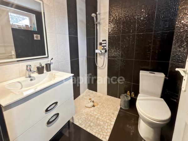 LE MANS Quartier Croix de Pierre / Les Maillets Maison de type longère 2 chambres et un bureau