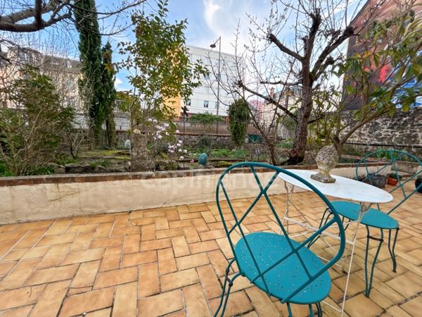 LE MANS Quartier Croix de Pierre / Les Maillets Maison de type longère 2 chambres et un bureau