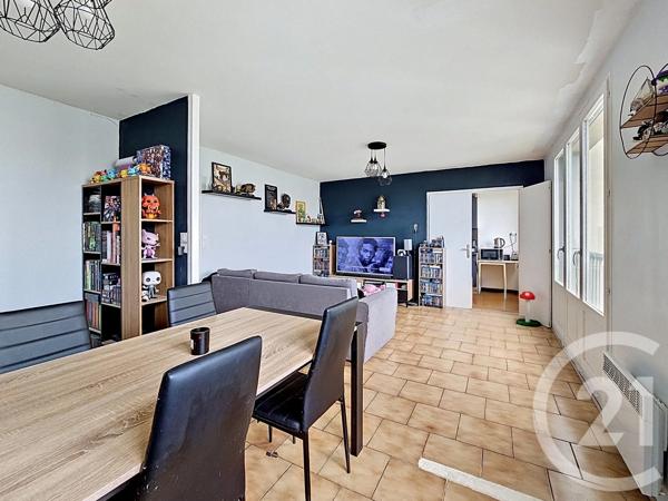 Appartement F5 à vendre  5 pièces - 99 m 2   TROYES  - 10