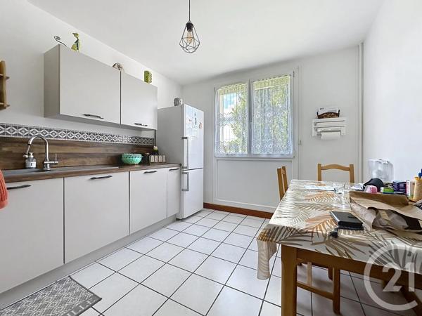 Appartement F5 à vendre  5 pièces - 99 m 2   TROYES  - 10