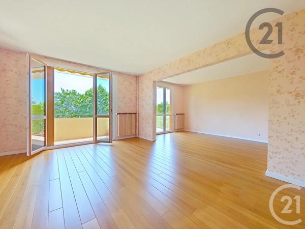 Appartement F5 à vendre  5 pièces - 99 m 2   TROYES  - 10