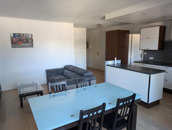 Appartement Courbevoie 2 pièce(s) 47 m2