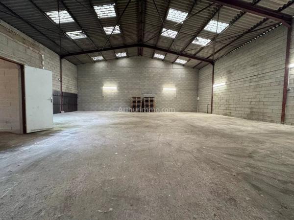 Location                                                      Local commercial
                        
                     2 pièces                      218 m2                     à Jonchery-sur-Vesle