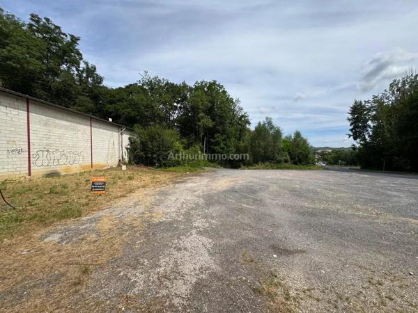 Location                                                      Local commercial
                        
                     2 pièces                      218 m2                     à Jonchery-sur-Vesle