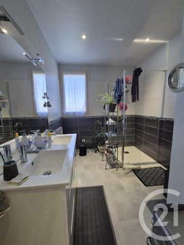 Maison à vendre  7 pièces - 123,04 m2 LACHAPELLE AUZAC - 46
