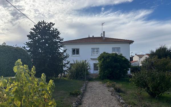 Maison à vendre    4 pièces •  Échillais