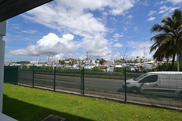 Gosier (97190) T2 beaux volumes meublé bas du fort CC