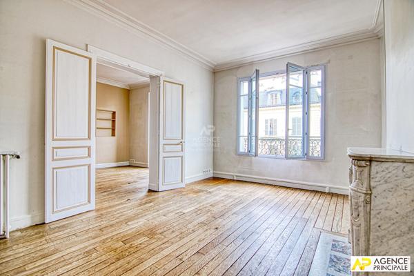 Versailles Notre-Dame les Prés - Appartement 4 pièces 93 .34 m² carrez avec cave et balcon situé au 1er étage d'un superbe immeuble ancien €1 036 000 ** - Référence 25557