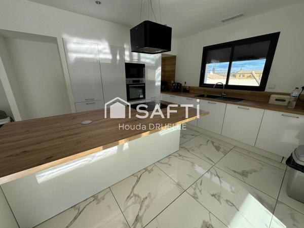 VILLA  AVEC PISCINE ET GARAGE CONSTRUCTION 2024