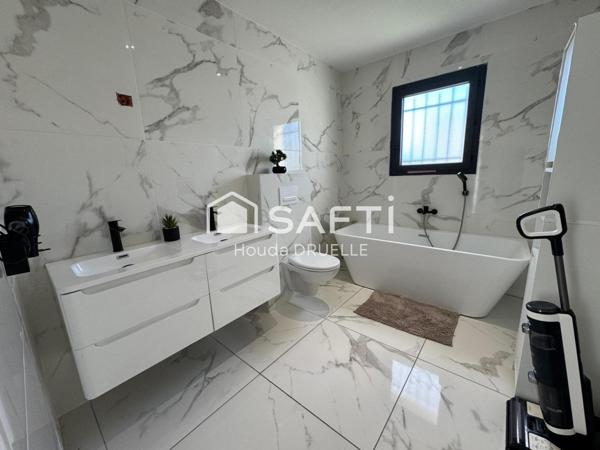 VILLA  AVEC PISCINE ET GARAGE CONSTRUCTION 2024