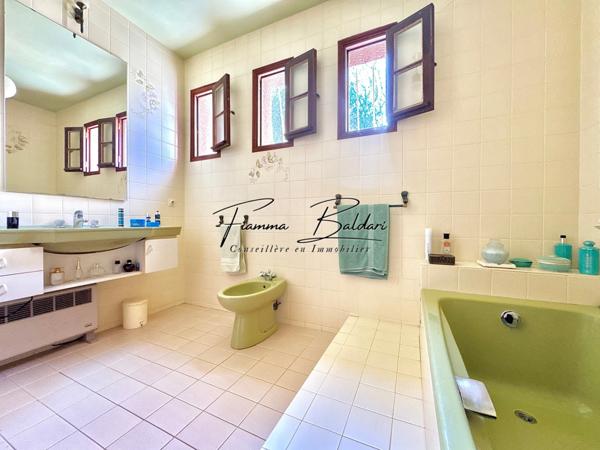 À vendre Villa 7 pièces de 205 m², Terrain 2 700 m², Havre de paix, Folelli, Penta di Casinca, Haute-Corse (20)