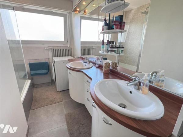 APPARTEMENT TYPE 4 / BALCONS / PARKING / CAVE