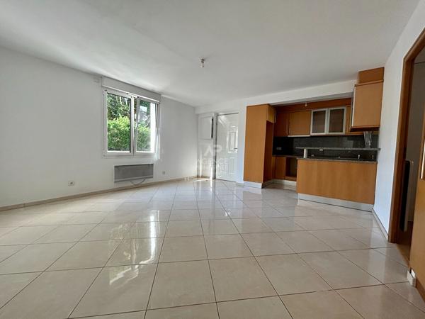 Appartement Poissy 3 pièce(s) 48.66 m2 Loyer 1 020 €/mois charges comprises **  - Référence  9240