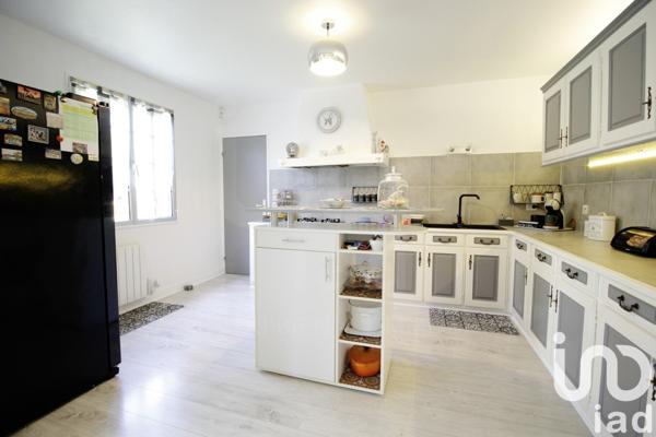 Maison 5 pièces de 136 m² à Bueil (27730)