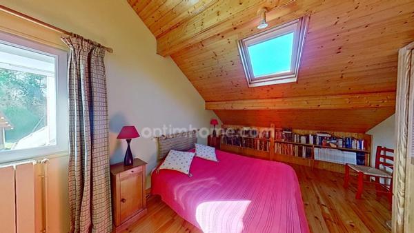 CLAYE SOUILLY - Maison de 6 pièces avec garage pour 2 véhicules, remise, atelier et cave - Parcelle de 770m²