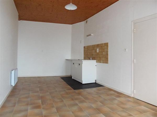 Maison MOUTIERS LES MAUXFAITS 4 pièce(s) 90 m2