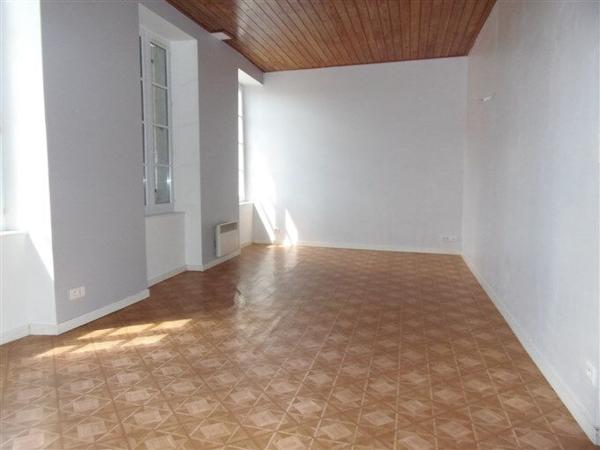 Maison MOUTIERS LES MAUXFAITS 4 pièce(s) 90 m2