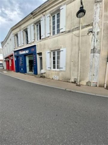 Maison MOUTIERS LES MAUXFAITS 4 pièce(s) 90 m2