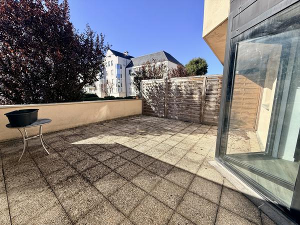 Studio avec terrasse et place de parking