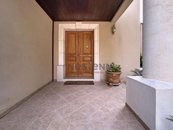 Magnifique villa de près de 300m2 sur plus de 8000m2 de terrain au calme absolu et sans aucun vis à vis