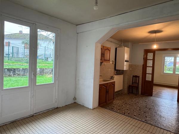 MAISON INDIVIDUELLE 4 CHAMBRES, JARDIN ET DEUX GARAGES