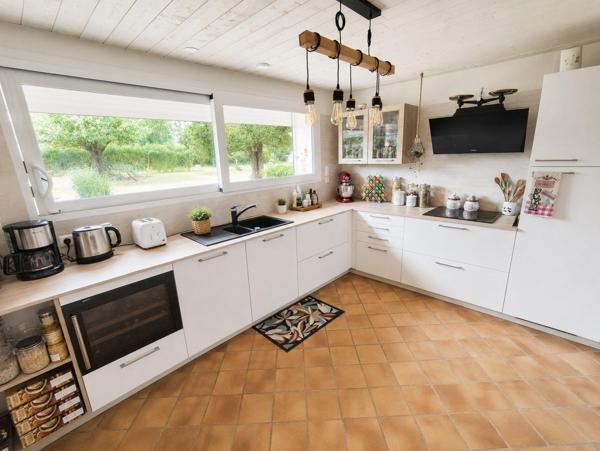 BELLE MAISON AU CALME AVEC GRAND JARDIN ARBORE (arbres fruitiers)