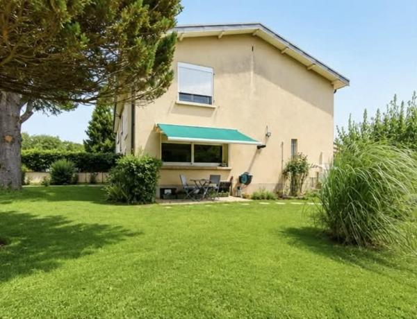 BELLE MAISON AU CALME AVEC GRAND JARDIN ARBORE (arbres fruitiers)