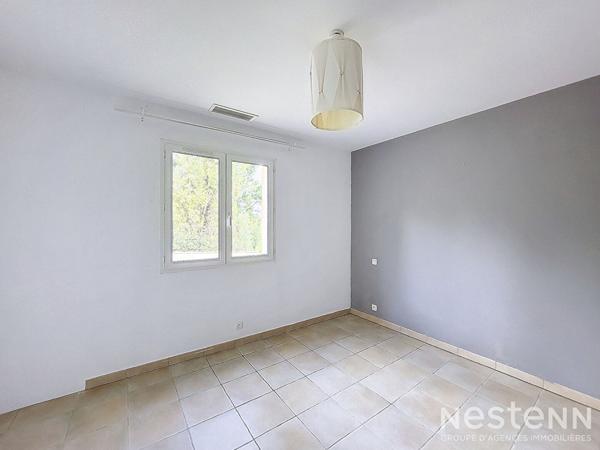 A Vendre Maison contemporaine de plain-pied de 107 m² avec garage, terrasse et jardin