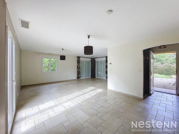 A Vendre Maison contemporaine de plain-pied de 107 m² avec garage, terrasse et jardin