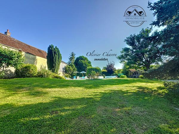 Joigny (89300) Proche Joigny Propriété 10 pièces de 392m2 sur 2309m2 de terrain