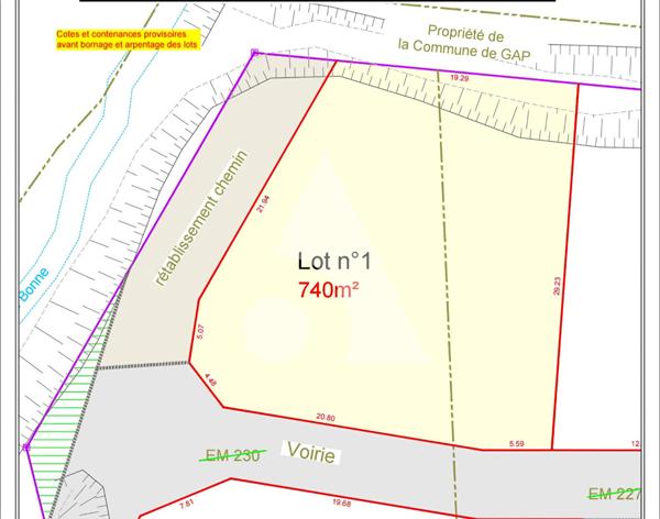 Terrain 740 m2