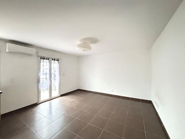 APPARTEMENT T1 LAGNES 32.65 m² AVEC TERRASSE ET PARKING