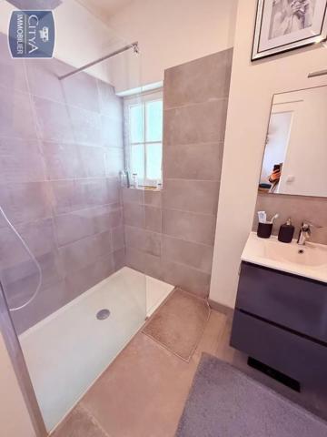 Immeuble à vendre 200m²