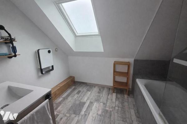 Coulans sur Gée : Pavillon indépendant 2005 de 143 m², 4 ch 2 sdb garage jardin