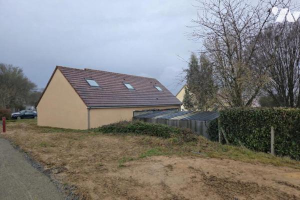 Coulans sur Gée : Pavillon indépendant 2005 de 143 m², 4 ch 2 sdb garage jardin