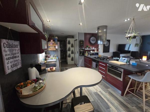 Coulans sur Gée : Pavillon indépendant 2005 de 143 m², 4 ch 2 sdb garage jardin