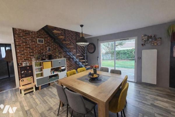 Coulans sur Gée : Pavillon indépendant 2005 de 143 m², 4 ch 2 sdb garage jardin