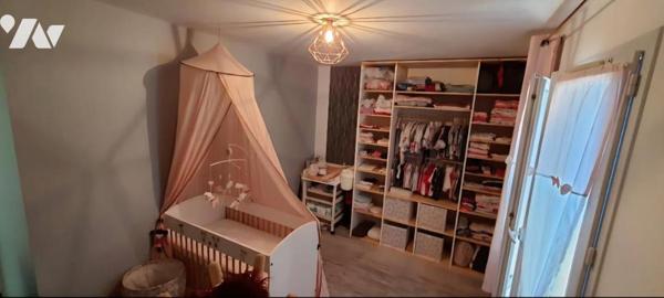 Coulans sur Gée : Pavillon indépendant 2005 de 143 m², 4 ch 2 sdb garage jardin