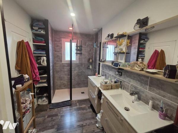 Coulans sur Gée : Pavillon indépendant 2005 de 143 m², 4 ch 2 sdb garage jardin