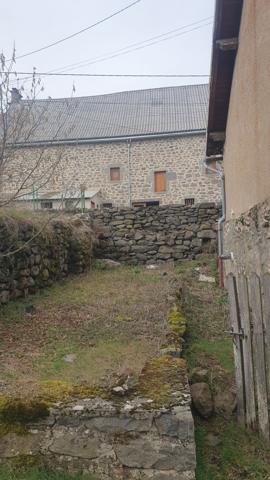 Maison en pierres Valuéjols (15300)