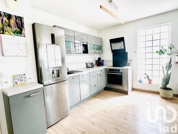 Appartement 3 pièces de 71 m² à Trappes (78190)