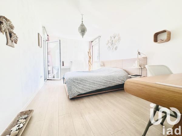 Appartement 3 pièces de 71 m² à Trappes (78190)