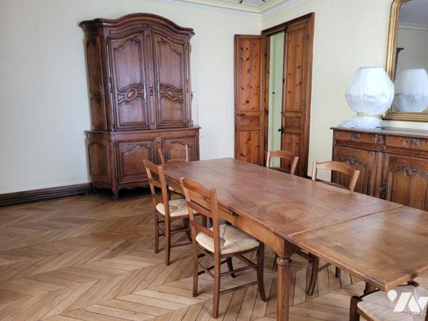 Sur la commune de Mamers, très belle maison de caractère d'une surface habitable de 196m² 