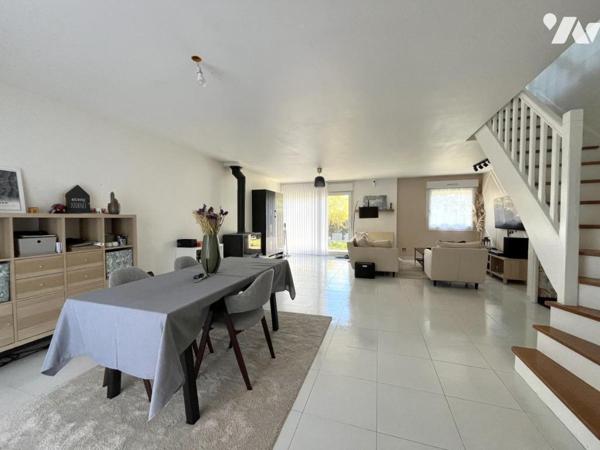 En exclusivité à TINQUEUX, maison indépendante d'une surface de 166m² au sol (133m² >1m80) avec...