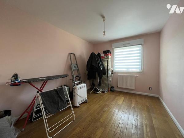 En exclusivité à TINQUEUX, maison indépendante d'une surface de 166m² au sol (133m² >1m80) avec...