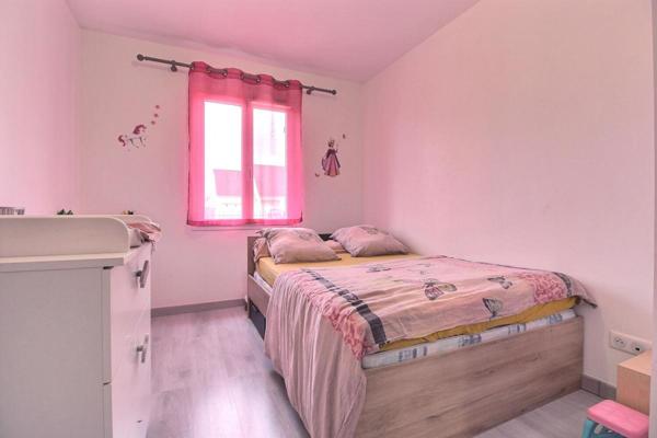 Maison de plain-pied de 5 pièces, 4 chambres avec jardin clos