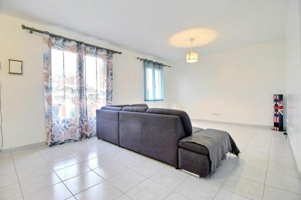 Maison de plain-pied de 5 pièces, 4 chambres avec jardin clos