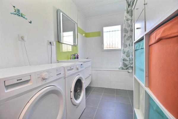 Maison de plain-pied de 5 pièces, 4 chambres avec jardin clos