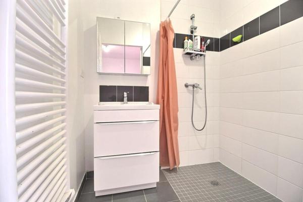 Maison de plain-pied de 5 pièces, 4 chambres avec jardin clos